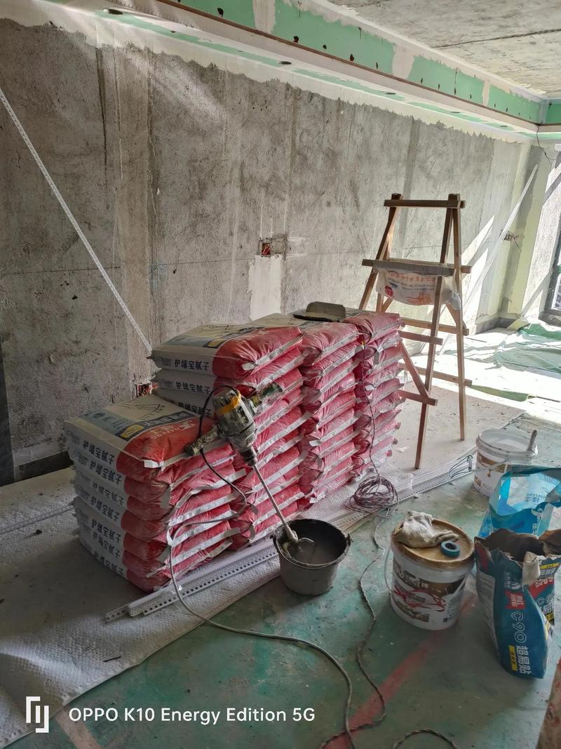 工地日记 腻子粉施工进行时，细说施工材料的选用与工序